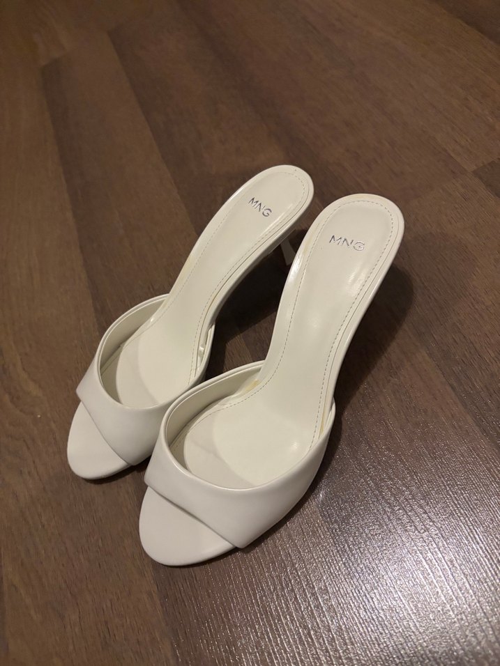 Beyaz topuklu terlik - Görsel 4