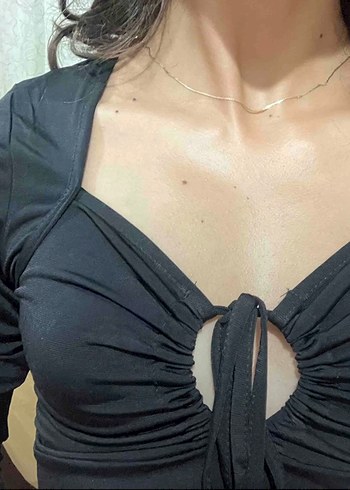 Siyah ip bağlamalı bluz - Görsel 4