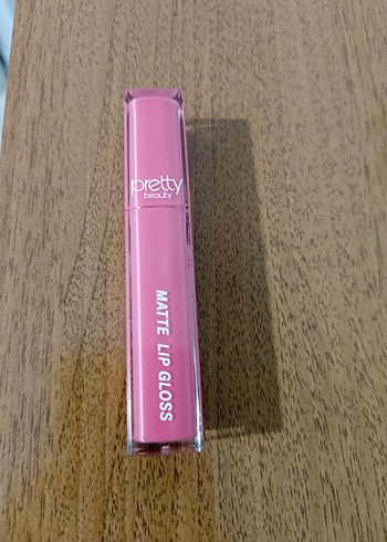 Pretty Mat lip gloss Parlatıcı pembe - Görsel 3