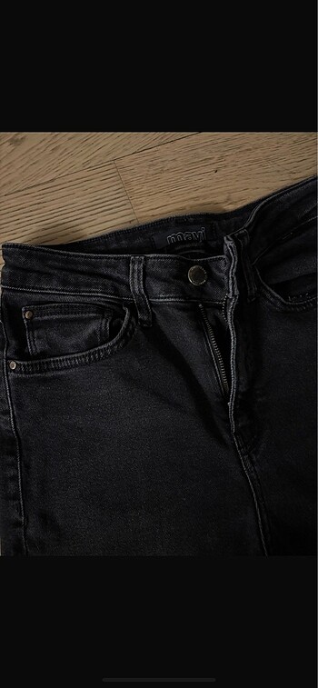 26 Beden siyah Renk Mom jeans . Mavi marka