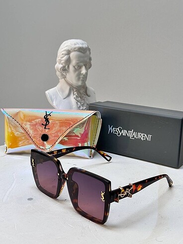 Yves Saint Laurent YVES SAINT LAURENT GÜNEŞ GÖZLÜĞÜ