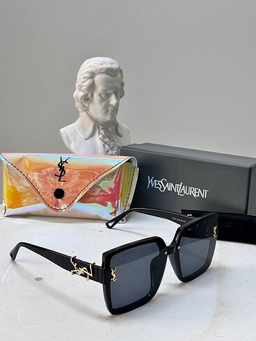 Yves Saint Laurent YVES SAINT LAURENT GÜNEŞ GÖZLÜĞÜ