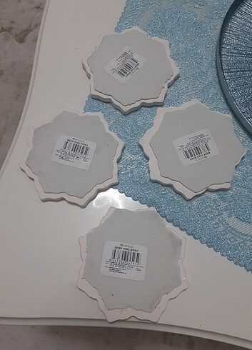 Diğer Seramik bardak altlığı adet fiyatı. 4 adet 180 tl.