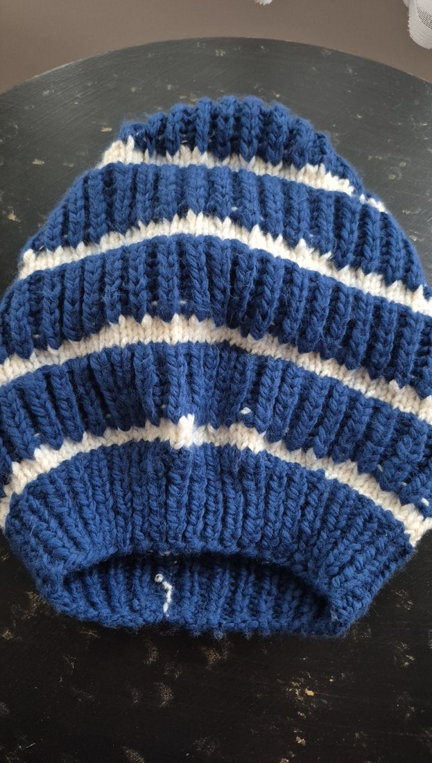 Mavi Beyaz Çizgili Kadın El Örgüsü Bere - Görsel 2