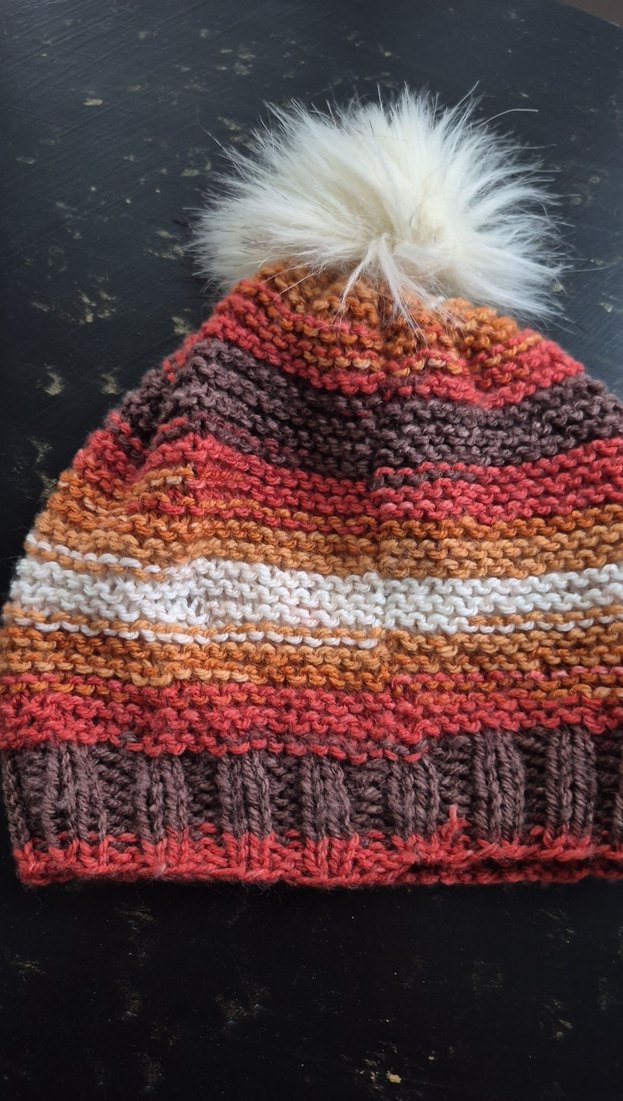 Kahverengi El Örgüsü Kadın Bere Ponponlu - Görsel 2