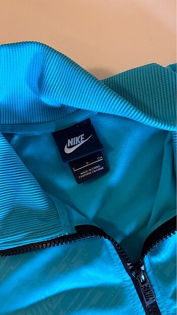 s Beden Nike üst