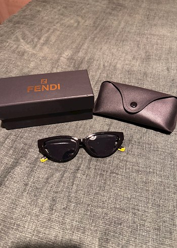 Fendi Siyah Kadın Gözlük Buckle Detaylı