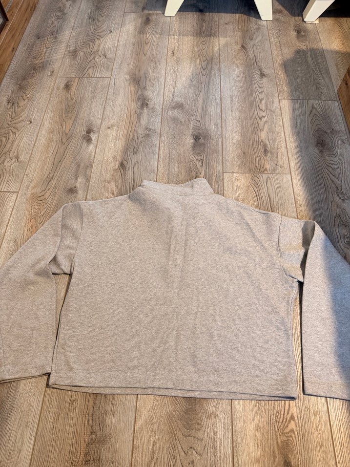 Gri Düğmeli Yüksek Yakalı Kadın Sweatshirt - Görsel 4