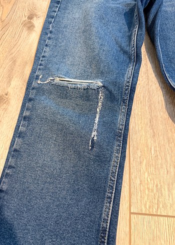 Yırtık Detaylı Mavi Kadın Kot Pantolon - Görsel 3