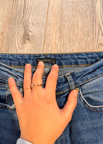 Yırtık Detaylı Mavi Kadın Kot Pantolon - Görsel 4