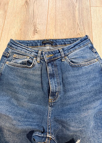 Yırtık Detaylı Mavi Kadın Kot Pantolon - Görsel 5