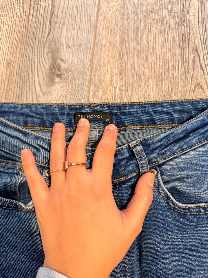 Yırtık Detaylı Mavi Kadın Kot Pantolon - Görsel 4