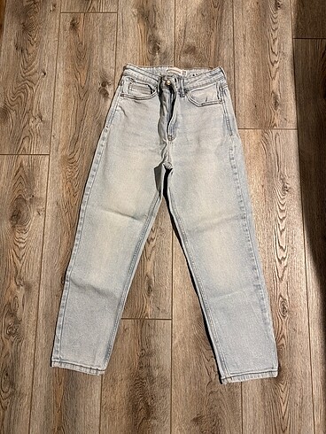 Stradivarius Mom Jean