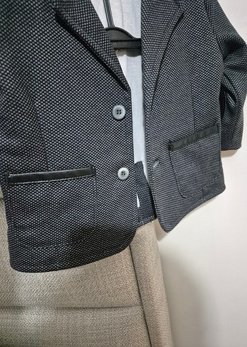 ceket bebek kollarında derı detay var bır kez falan giyildi - Görsel 2