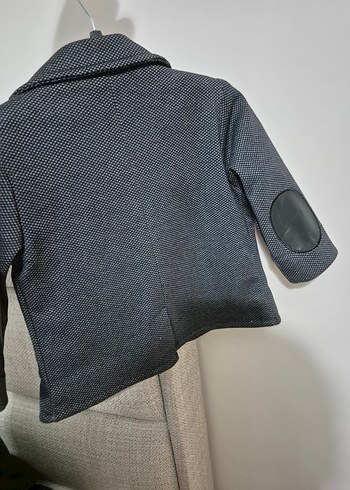 ceket bebek kollarında derı detay var bır kez falan giyildi - Görsel 3