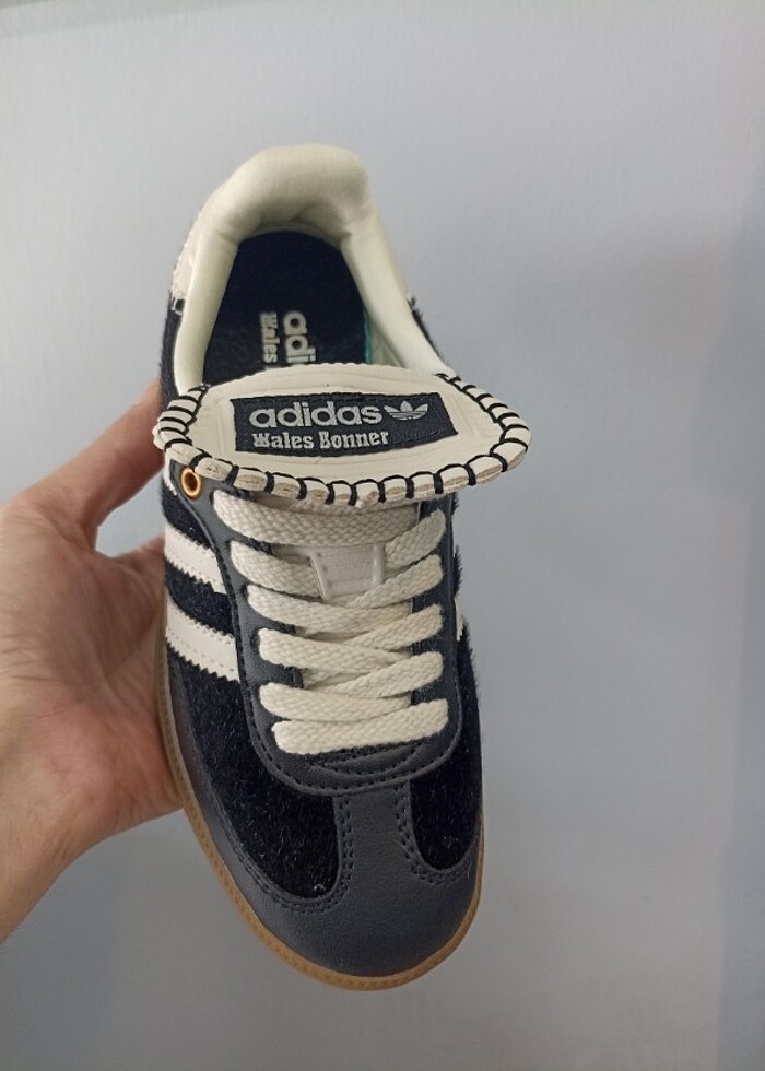 ARANAN ÜRÜN
Adidas Samba Wales Bonner  - Görsel 2