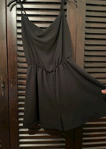 Siyah İpek Görünümlü Askılı Mini Tulum - Görsel 2