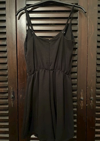 Siyah İpek Görünümlü Askılı Mini Tulum - Görsel 4