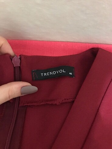 42 Beden bordo Renk TRENDYOLMİLLA BORDO KUŞAKLI ELBİSE
