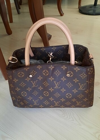 Beden kahverengi Renk Louis Vuitton Şık Sıfıra Eş Şık Çanta