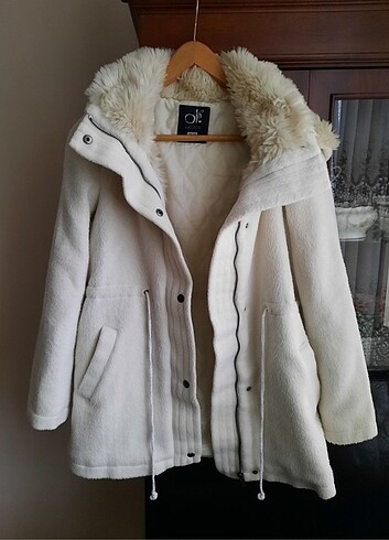 Koton Peluş Detaylı Kapüşonlu Şık ve Kusursuz Parka - Görsel 3