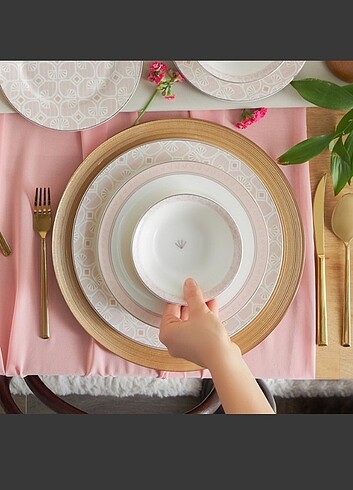 Karaca Karaca 6 kişilik porselen yemek takımı