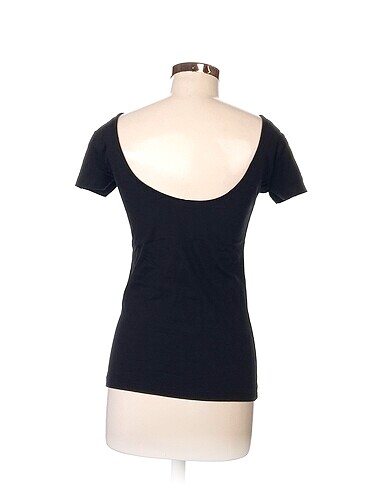 l Beden Stradivarius T-shirt %70 İndirimli.