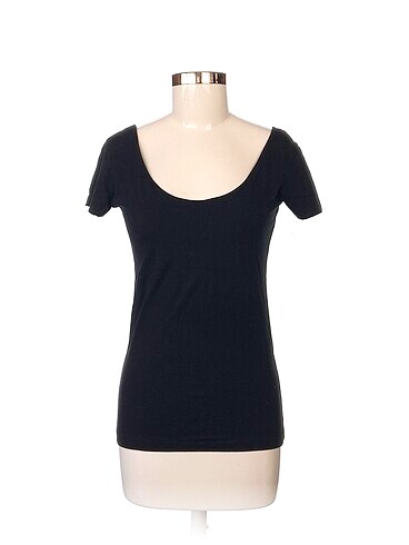 Stradivarius T-shirt %70 İndirimli.