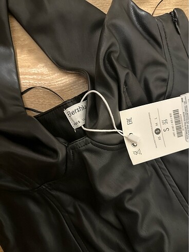 s Beden Bershka deri elbise