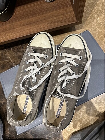 Gri converse