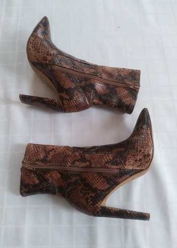 Kahverengi Yılan Desenli Stiletto Topuklu Deri Bot - Görsel 12