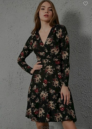 Uzun Kollu Siyah Çiçekli Midi Elbise - Görsel 4