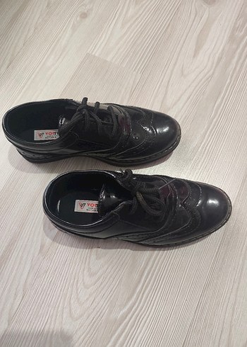 Parlak Siyah Erkek Çocuk Goth Ayakkabı - Görsel 4