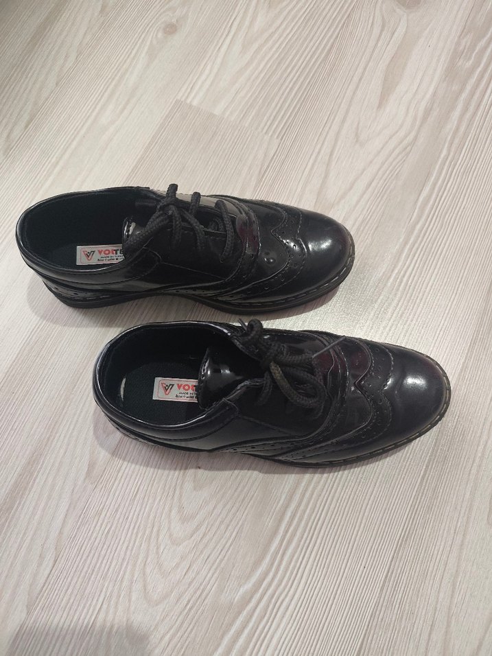 Parlak Siyah Erkek Çocuk Goth Ayakkabı - Görsel 4