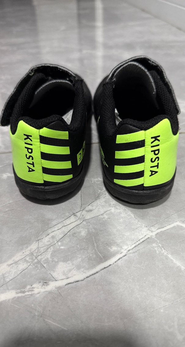 Kipsta decathlon Erkek Çocuk Siyah Yeşil halısaha Ayakkabısı - Görsel 4