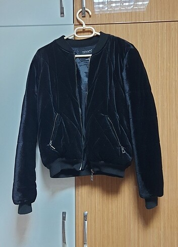 Kadife Kısa Siyah Mont (M Beden) NISAN OUTERWEAR