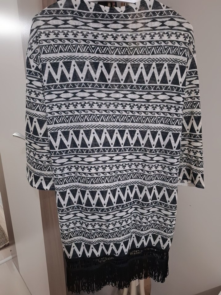 Bohem Desenli V Yaka hırka - Görsel 2