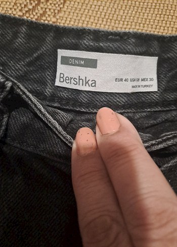 Yırtık Gri Mini Denim Şort - Görsel 2