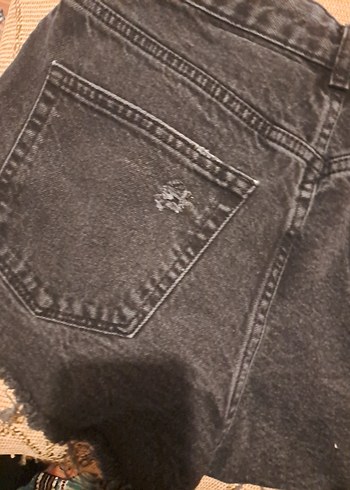 Yırtık Gri Mini Denim Şort - Görsel 5