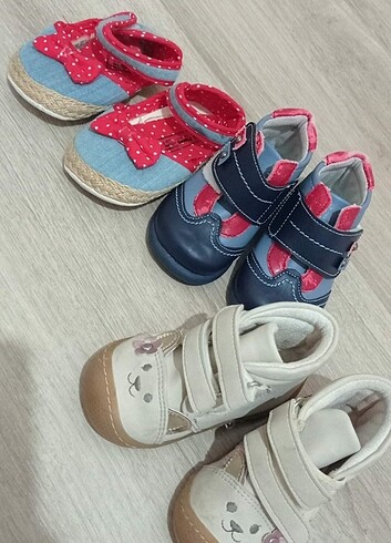Bebek ayakkabıları 