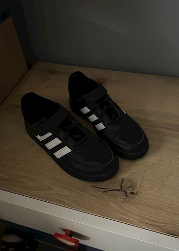 Çocuk Siyah Beyaz Çizgili Spor Ayakkabı - Görsel 2