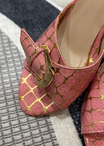 Pembe Yılan Desenli Tokalı Topuklu Terlik - Görsel 2