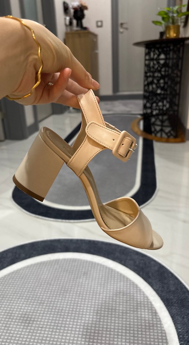 Bej Kadın Topuklu Günlük Sandalet - Görsel 5