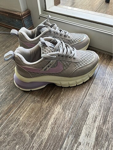 Nike spor ayakkabi