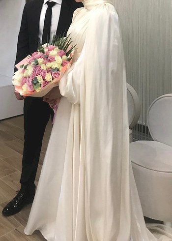 Drapeli Beyaz Uzun Tesettür nişan elbisesi - Görsel 3