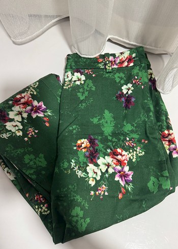 H&M Çiçek Desenli Yeşil Midi Kadın Pantolon