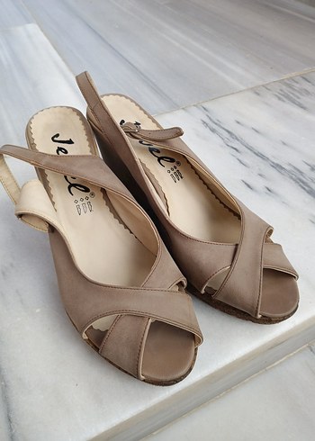 Vizon Deri Dolgu Topuklu Kadın Sandalet - Görsel 8