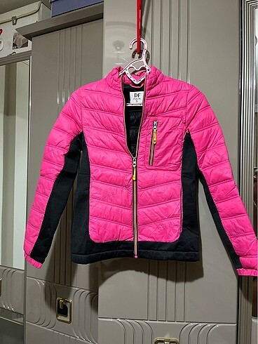 Spor şişme mont