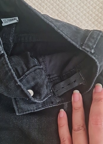 LCW Erkek Çocuk Siyah Yırtık Jean Şort - Görsel 4