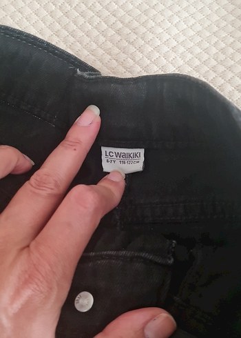 LCW Erkek Çocuk Siyah Yırtık Jean Şort - Görsel 5